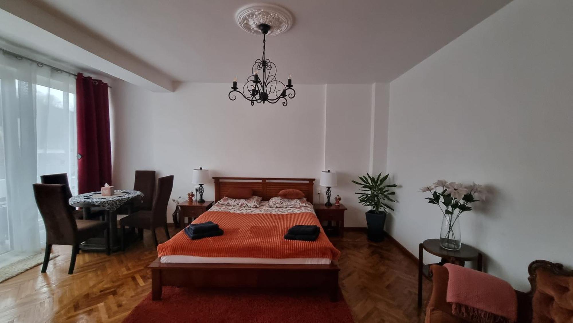 Toma Boutique Lägenhet Braşov Exteriör bild