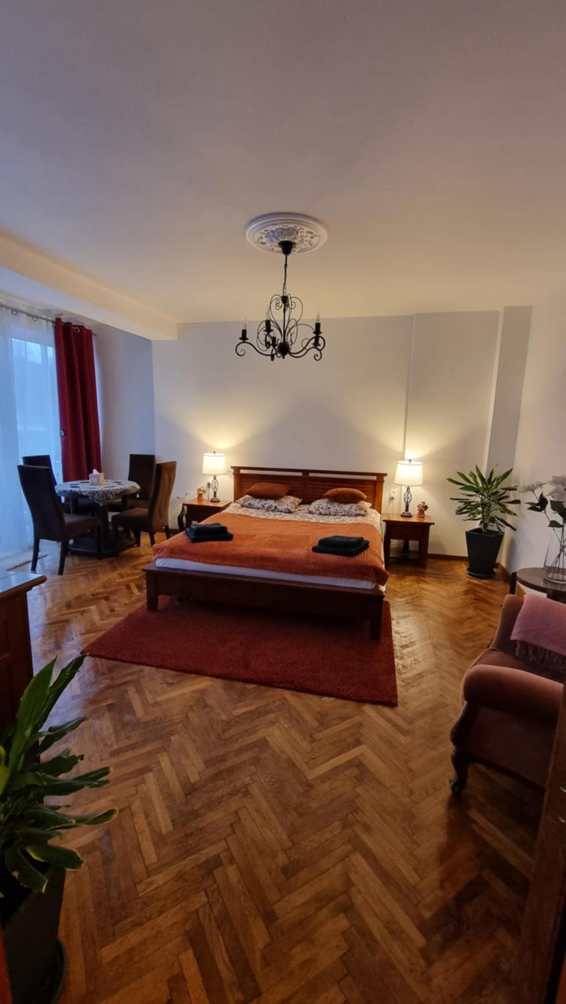 Toma Boutique Lägenhet Braşov Exteriör bild