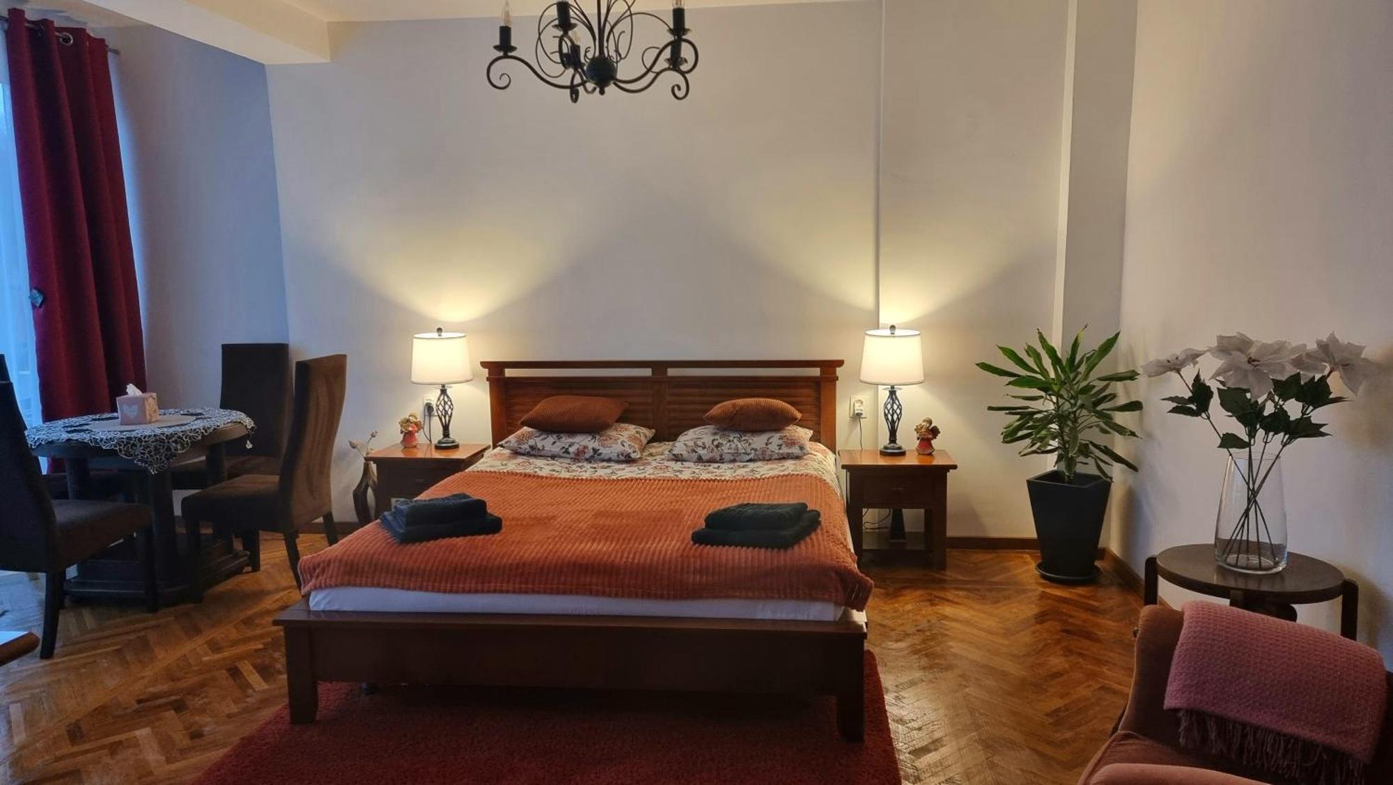 Toma Boutique Lägenhet Braşov Exteriör bild