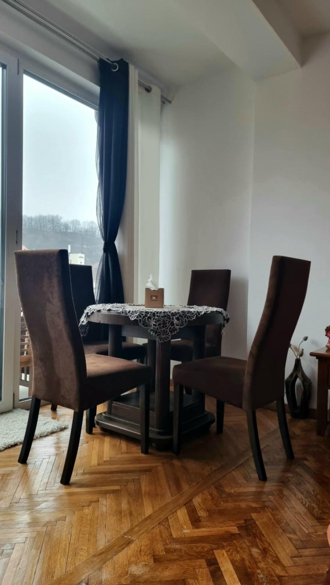 Toma Boutique Lägenhet Braşov Exteriör bild