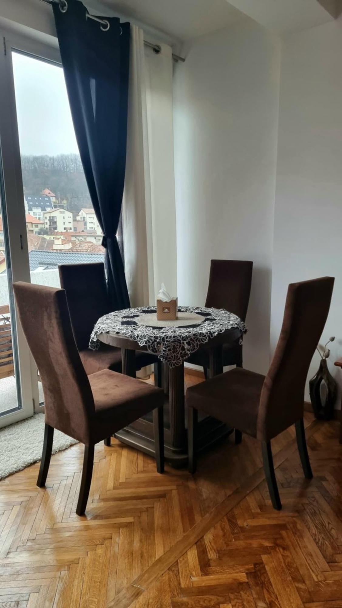 Toma Boutique Lägenhet Braşov Exteriör bild