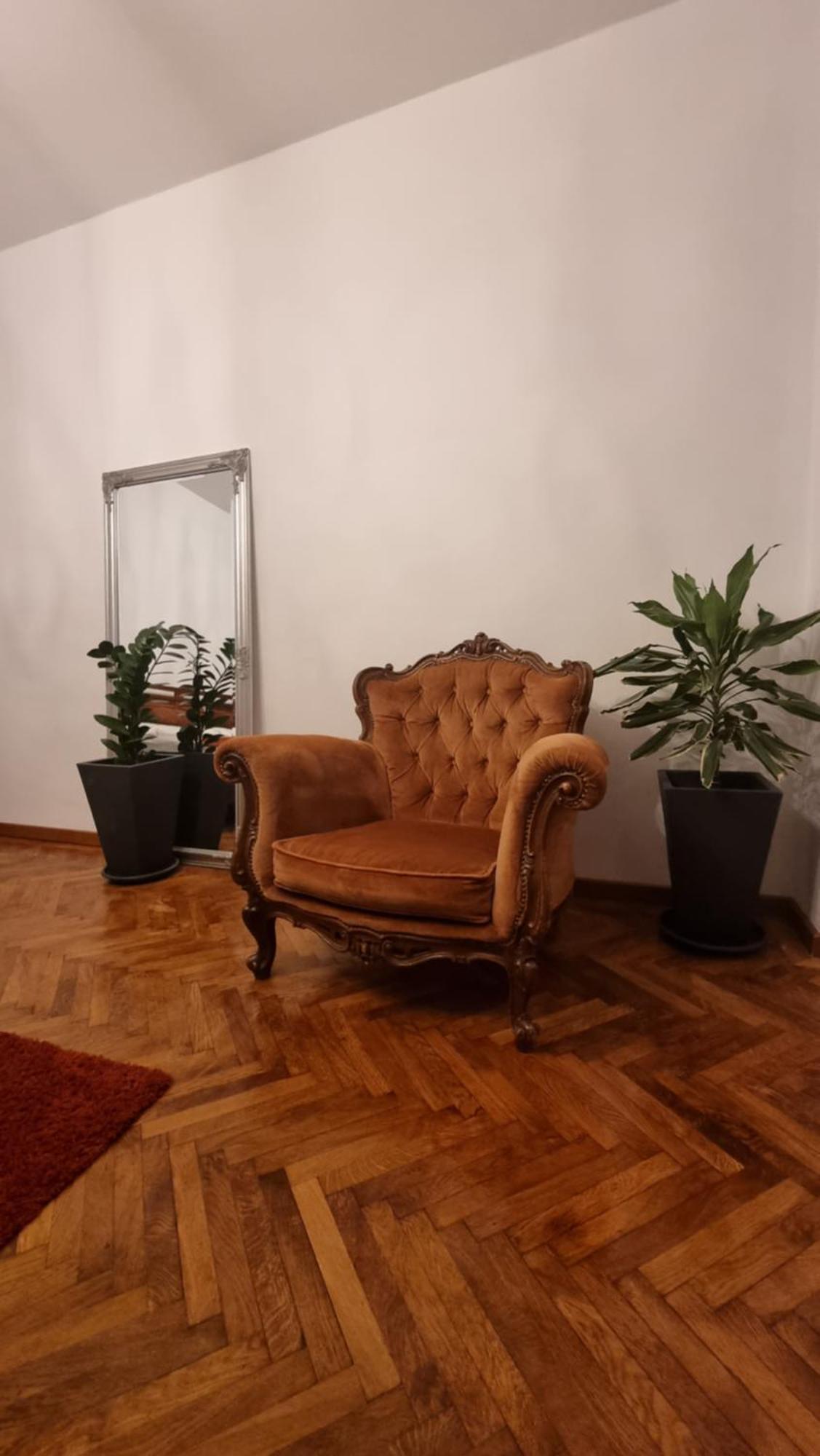 Toma Boutique Lägenhet Braşov Exteriör bild