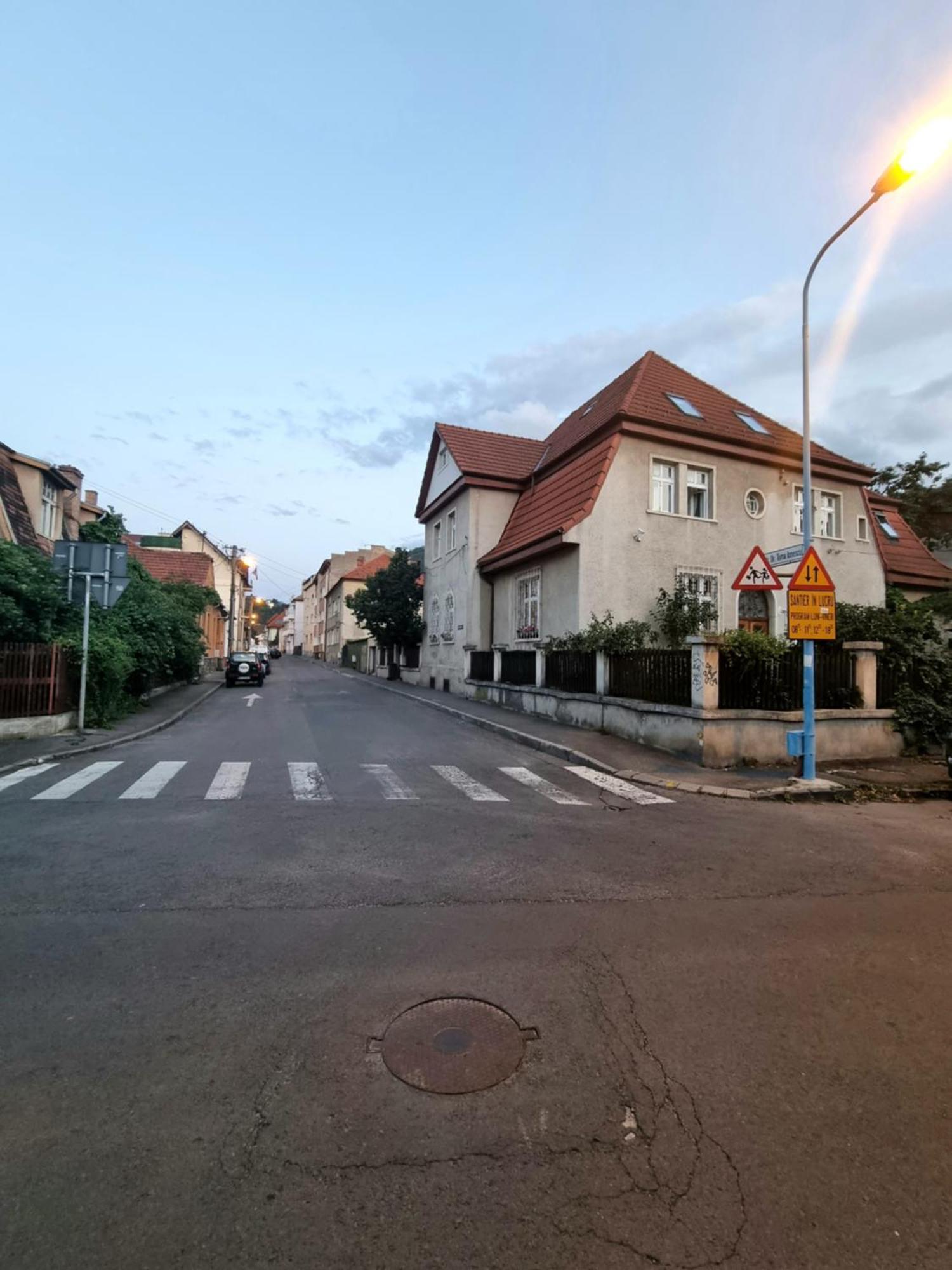 Toma Boutique Lägenhet Braşov Exteriör bild