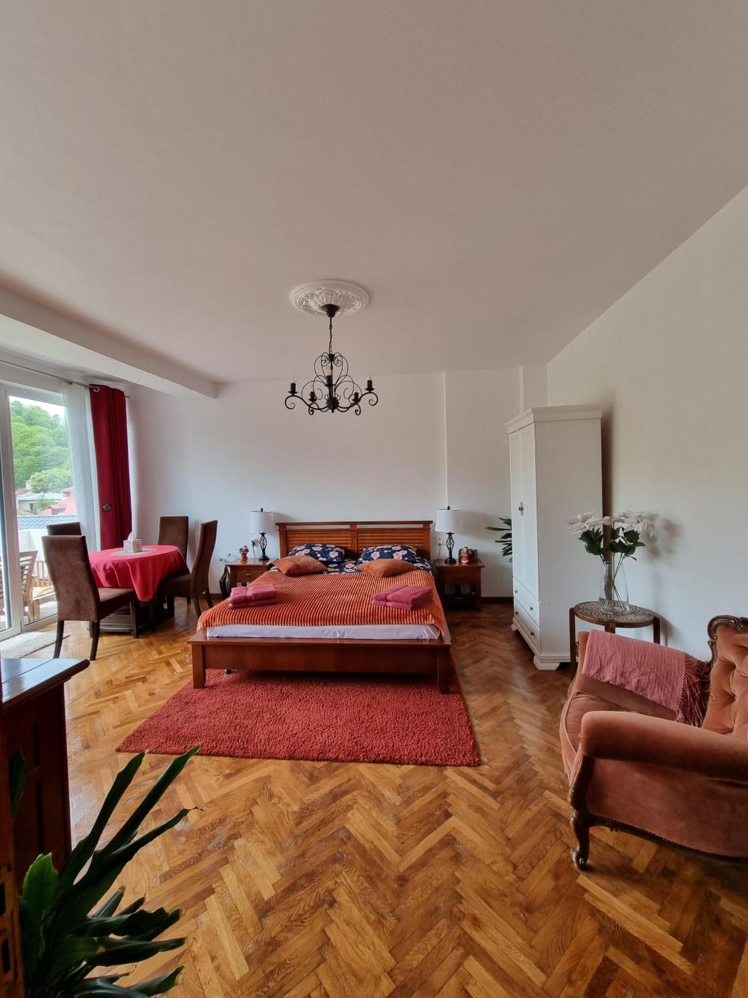 Toma Boutique Lägenhet Braşov Exteriör bild