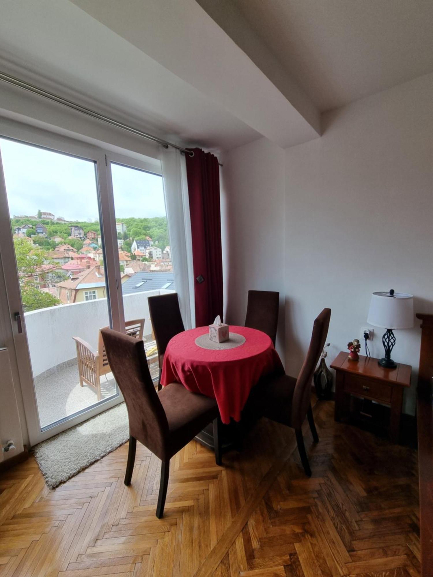 Toma Boutique Lägenhet Braşov Exteriör bild