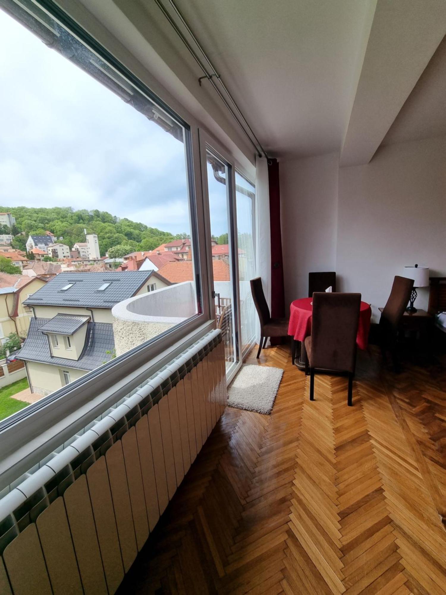 Toma Boutique Lägenhet Braşov Exteriör bild