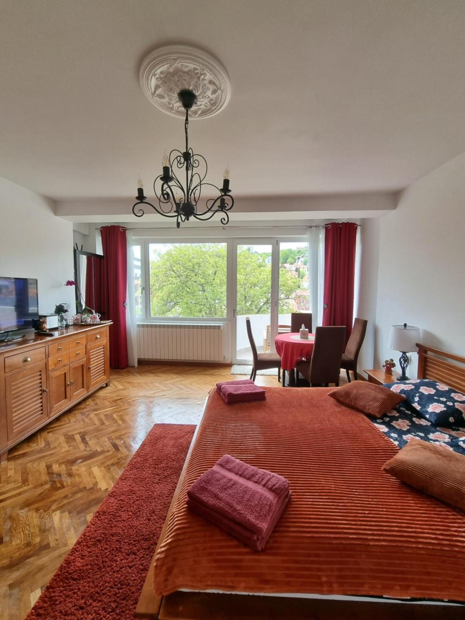 Toma Boutique Lägenhet Braşov Exteriör bild