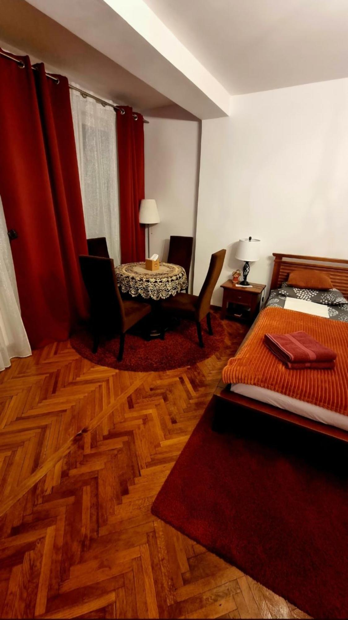 Toma Boutique Lägenhet Braşov Exteriör bild